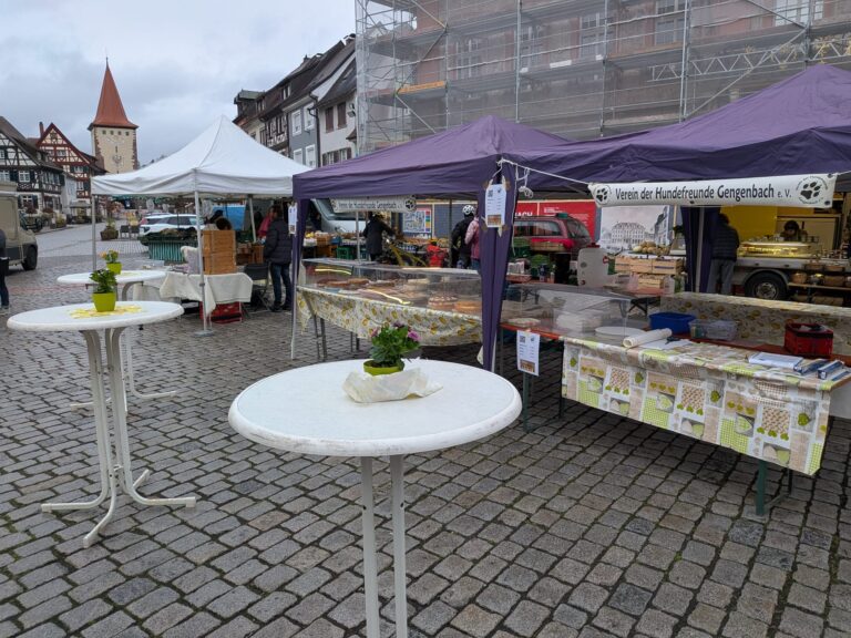 Kuchenverkauf auf dem Ostermarkt